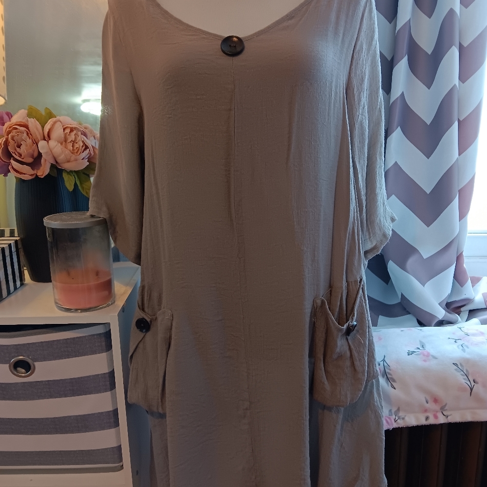 NWOT Gray gauzy tunic